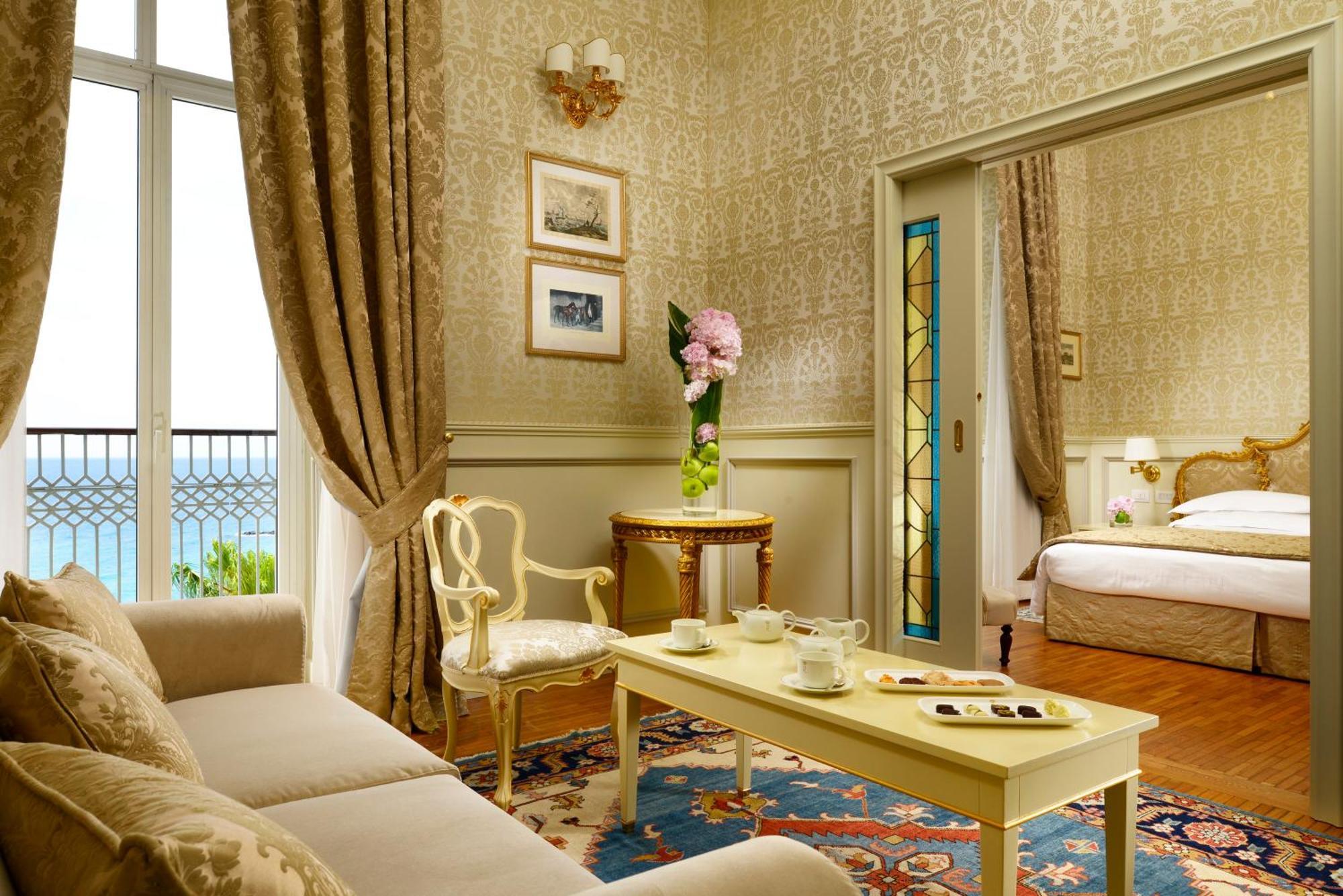 Suite Doble con vistas al mar y balcón - Cama grande